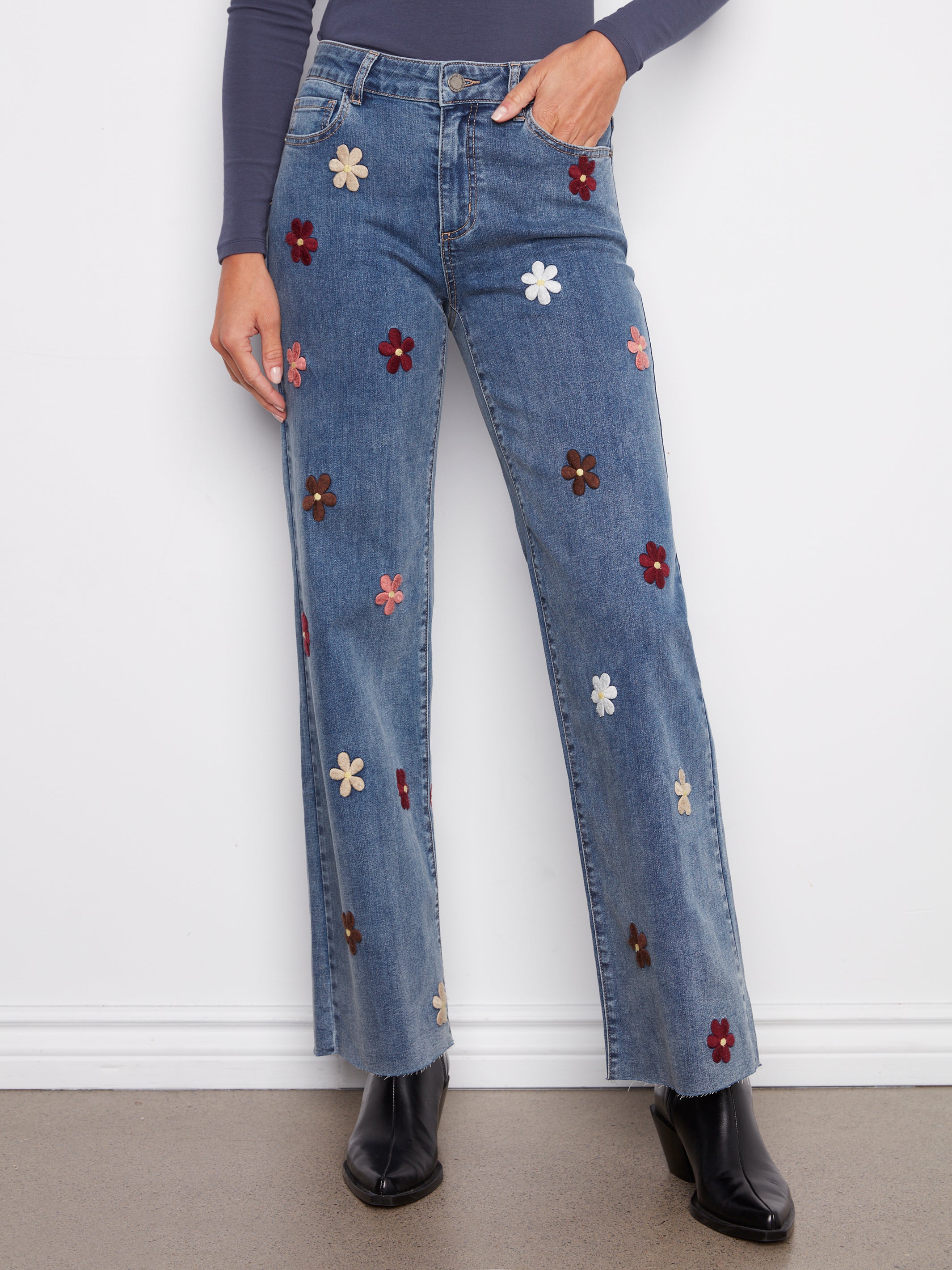 Wide Leg Denim Pant With Flower Patches C5665/431A