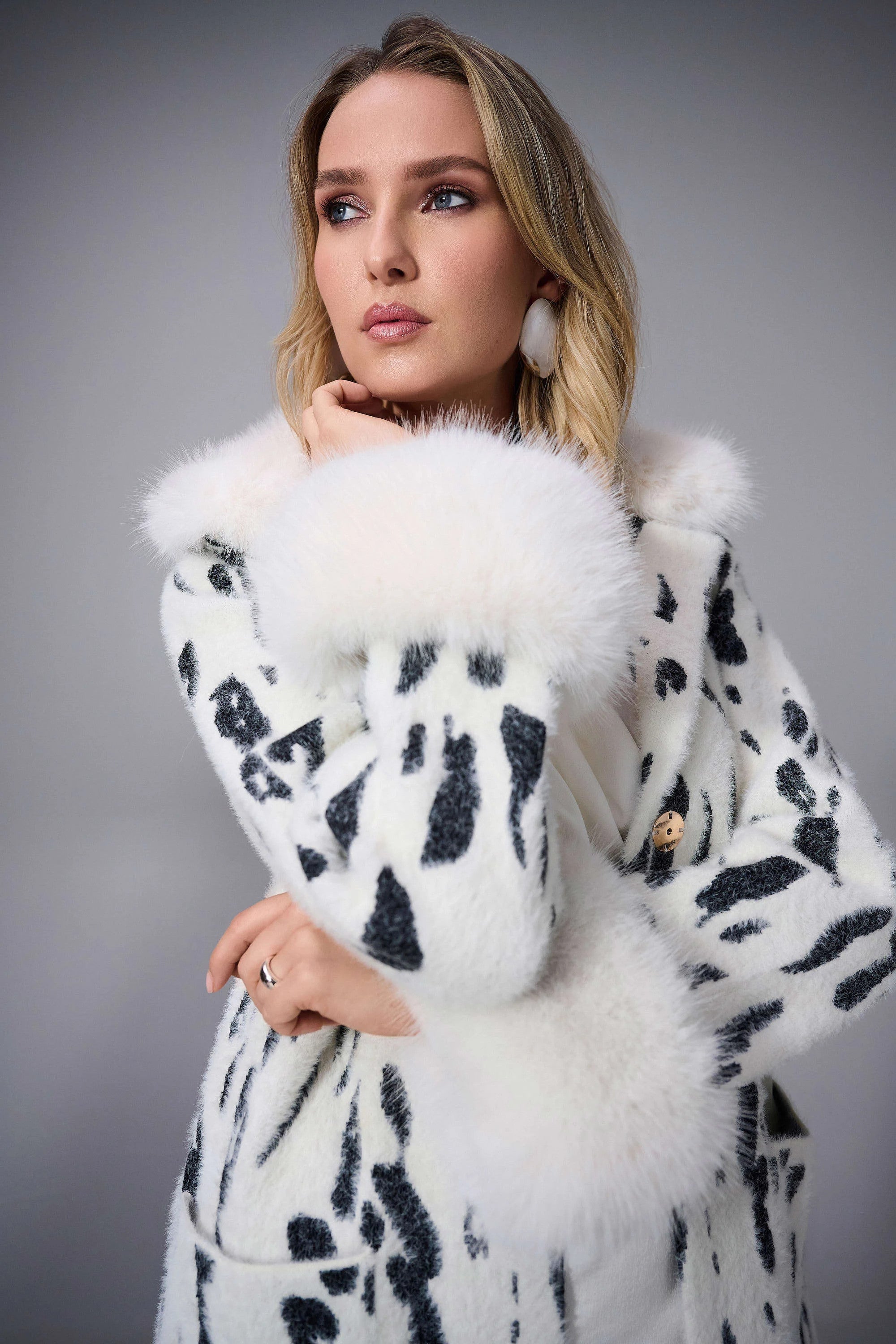 Feather Yarn Animal Jacquard Coat with Faux Fur Trim 253904 T