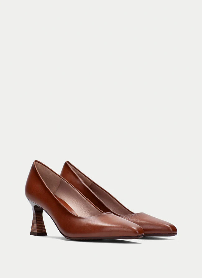 Dalia Leather PumpHI253138