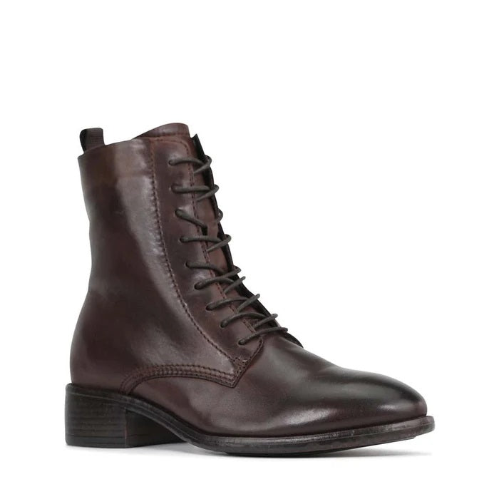 Celia Boot