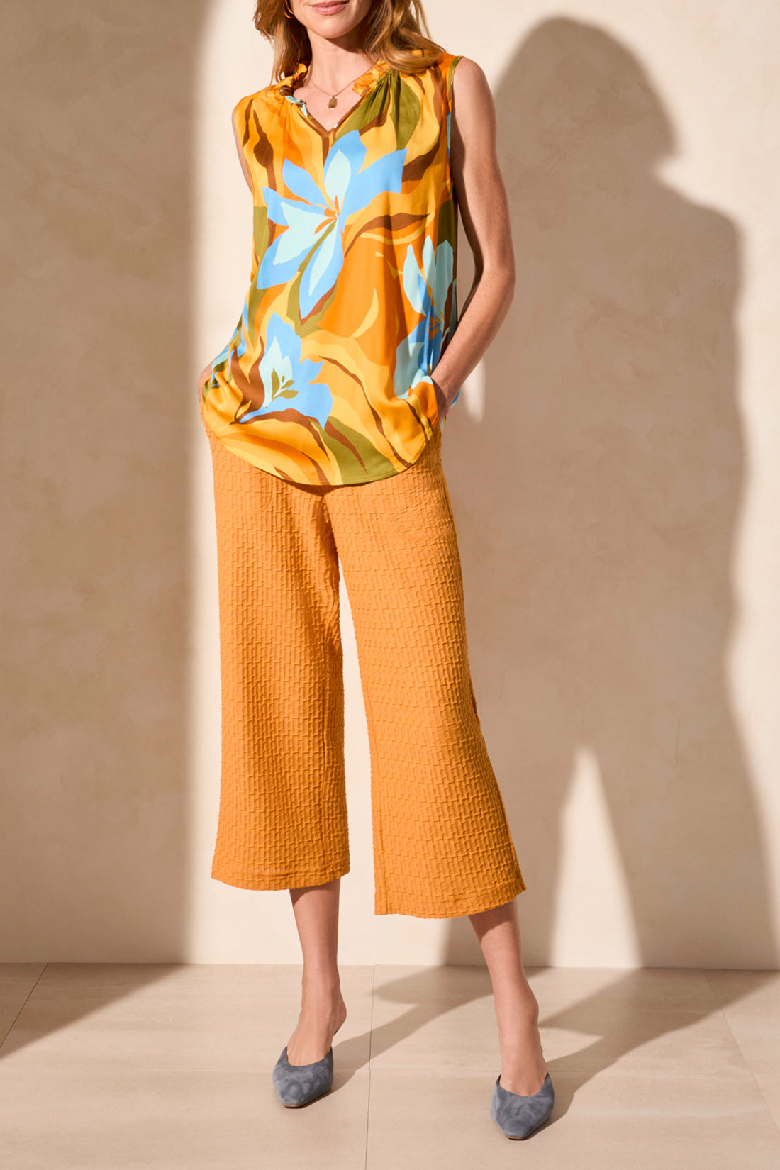Sleeveless Blouse With Frill Neck 4442O/1434