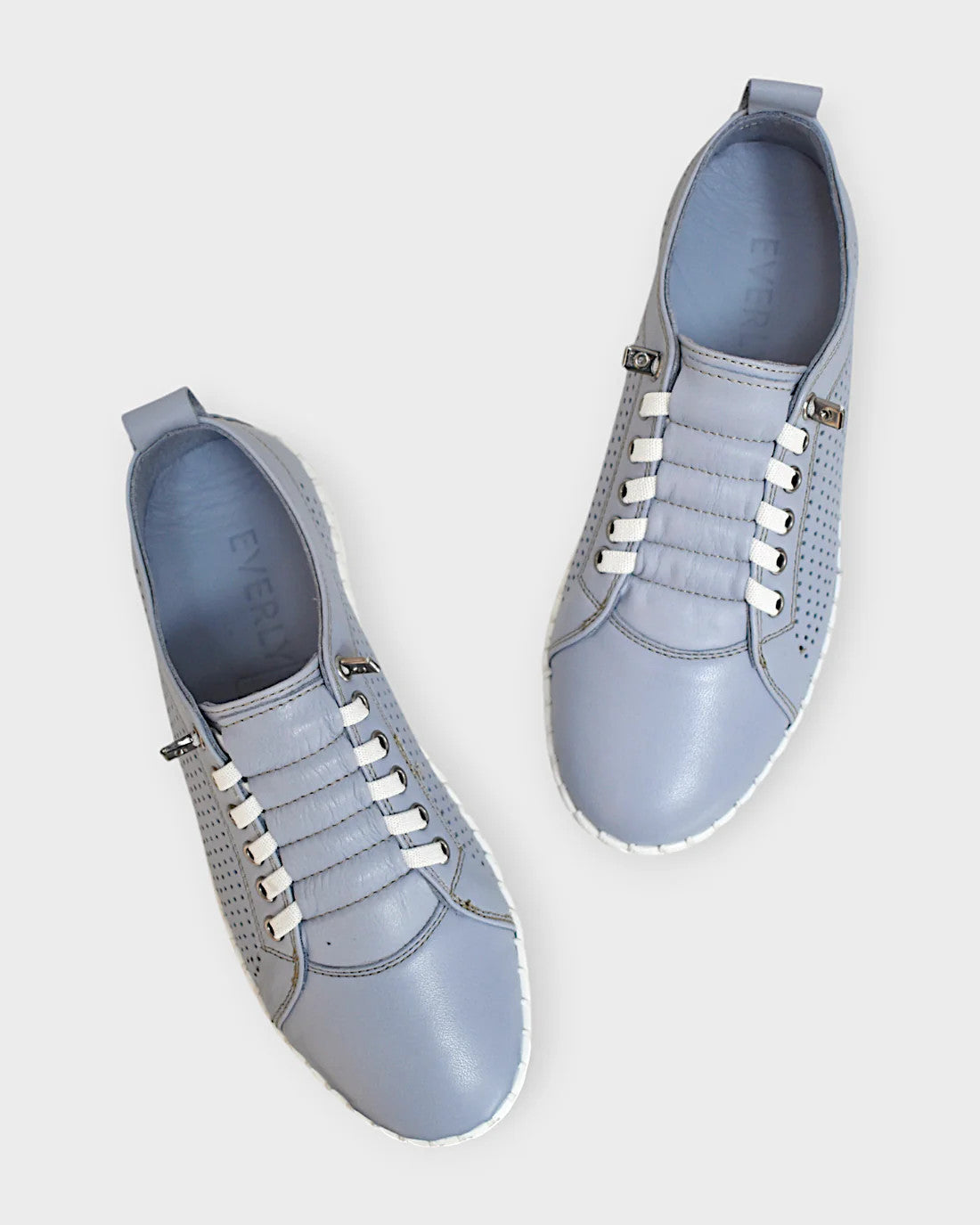 Leora 01 Leather Sneaker