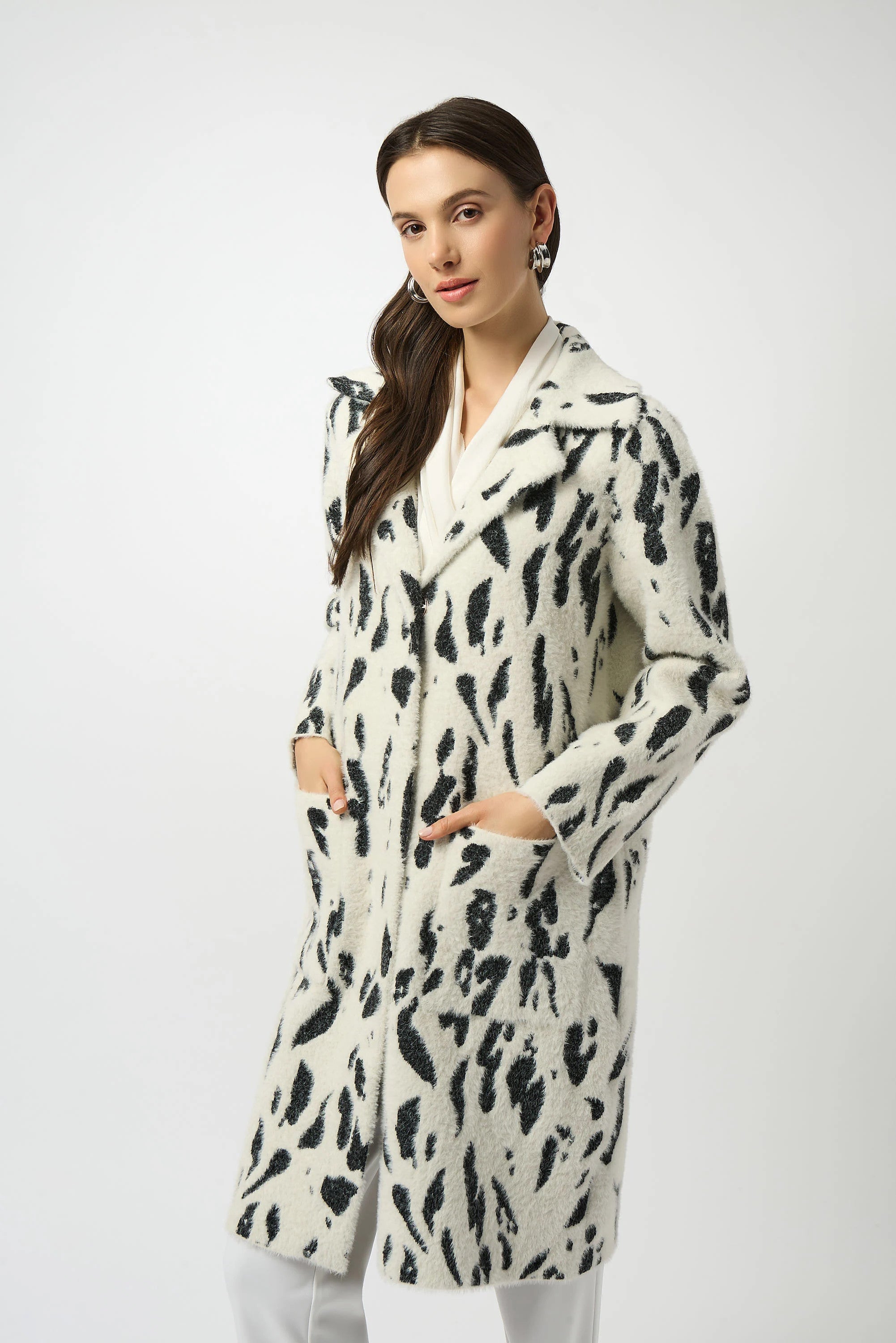 Feather Yarn Animal Jacquard Coat with Faux Fur Trim 253904 T