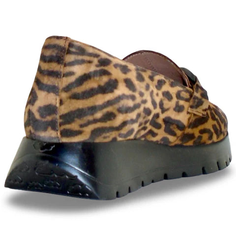 A2490 Animal Print Wedge