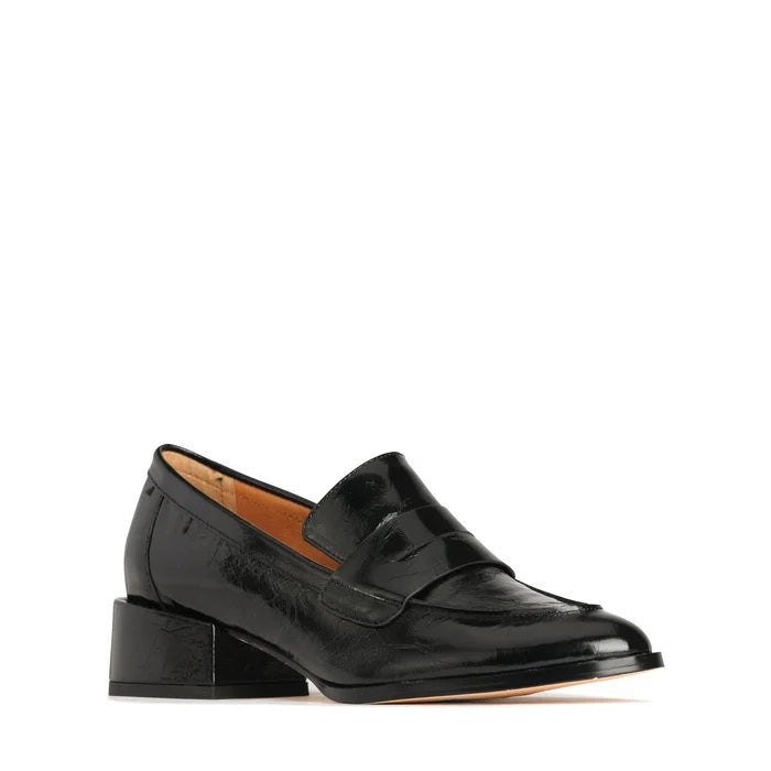 Cass Crinkle Loafer