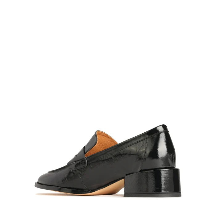 Cass Crinkle Loafer