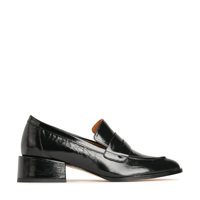 Cass Crinkle Loafer
