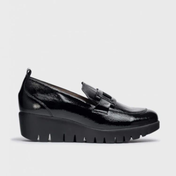 C-33303 Black Patent Wedge