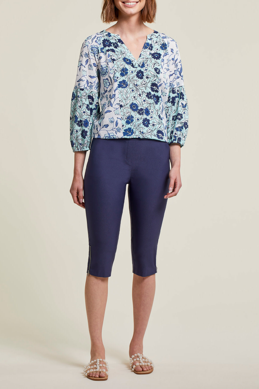 Flatten It Pull On Capri With Zippers 1270O