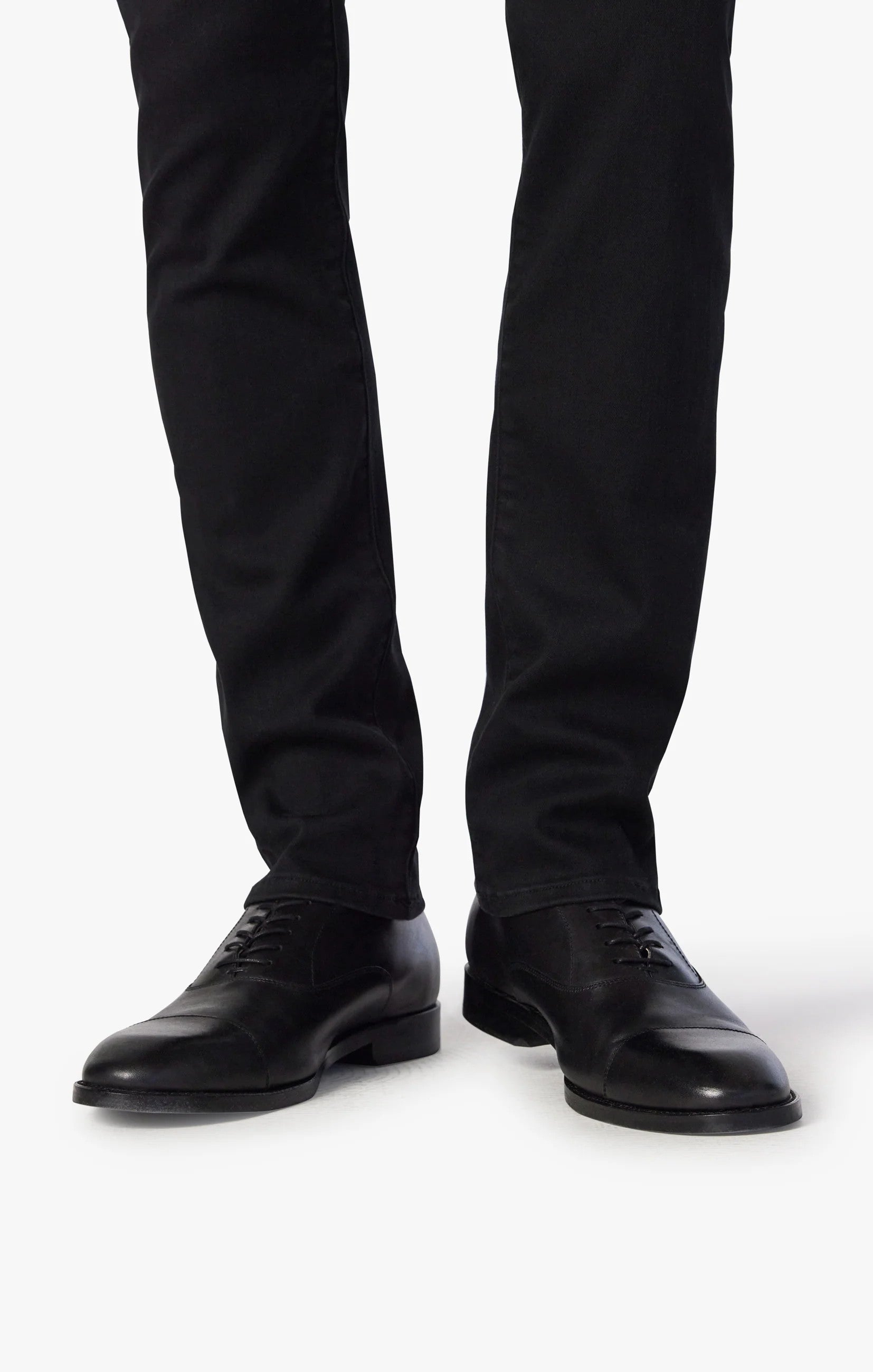 Courage Straight Leg Jeans In Black Urban 31081787