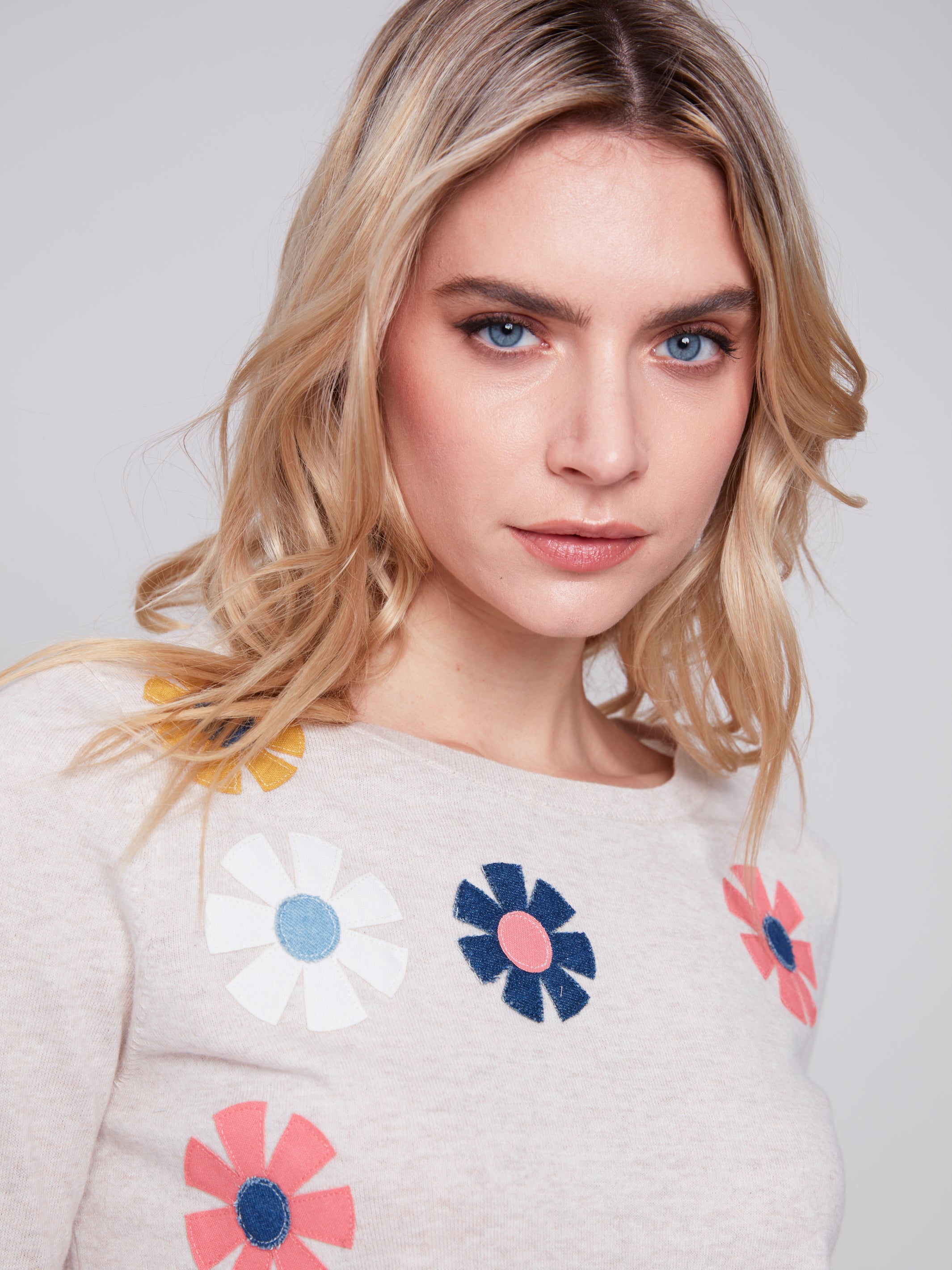 3/4 Sleeve Sweater With Daisies C2501R-261B